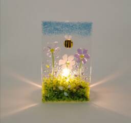 Handmade Fused Glass Daisy Tea Light Holder With Bee - thumbnail 1