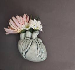 Human Heart Wall Vase - Mint Green Earthenware Clay - thumbnail 1