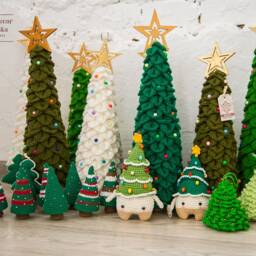 Crochet Christmas Tree Farmhouse Xmas Decor With Wooden Star - thumbnail 2
