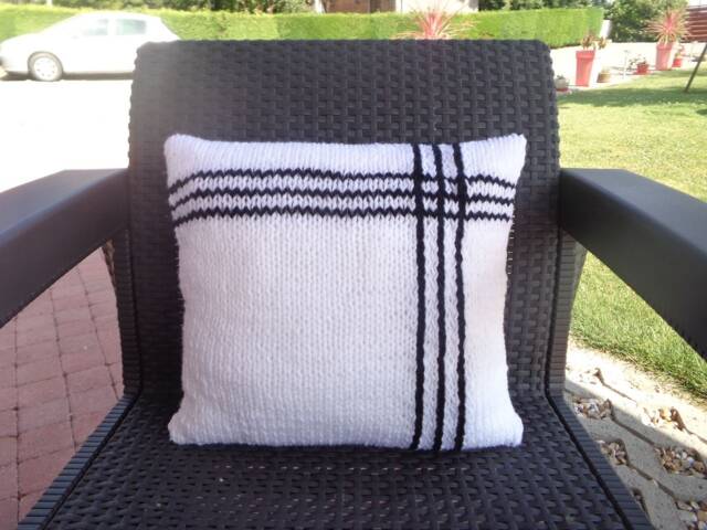Cushion 40x40cm, Cushion + Removable Acrylic Cover, White Black - image 1