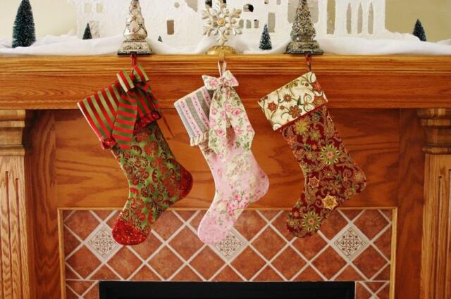 Christmas Stocking Pattern PDF Free Big Bow Victorian, Shabby Chic, Traditional Holiday Decoration - image 1