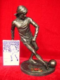 George Best Bronzed Sculpture, Manchester United Memorabilia - Limited Edition - thumbnail 1