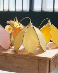 Simple Flower Pendant Light - Banana & Gold