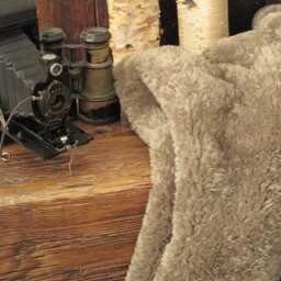 Light Brown Shearling Faux Fur Throw, With A Soft Faux-Suede Lining - thumbnail 3