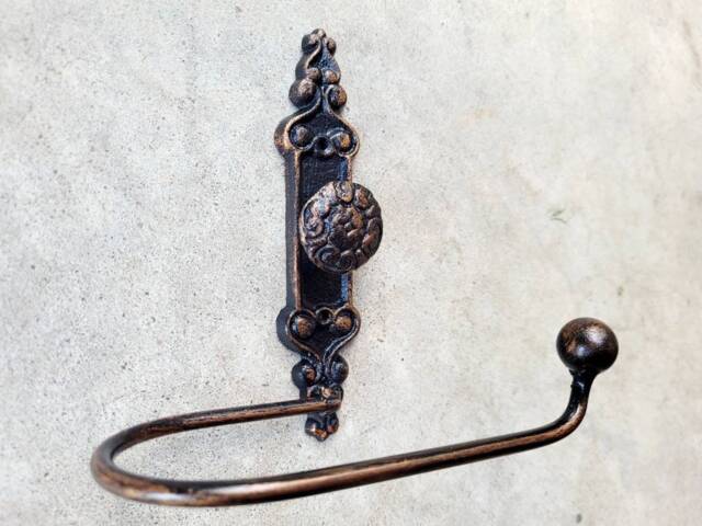 Toilet Paper Holder - Bathroom Hardware Tissue Tp Hanger Fleurdelisjunkie Wall Mounted Door Knob Design New - image 1