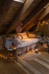 Valance Or Bed Skirt With A Ruffle - Rose Gingham