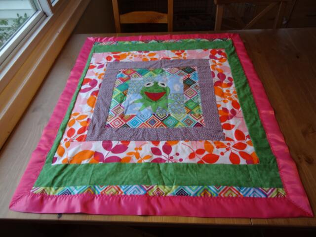 Extra Large Kermit The Frog Applique Toddler Blanket With Satin Trim - image 1