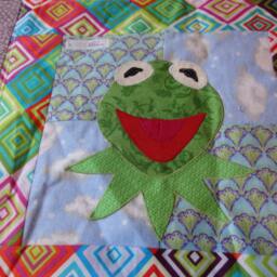 Extra Large Kermit The Frog Applique Toddler Blanket With Satin Trim - thumbnail 3