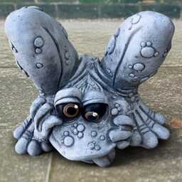 Frog With Tongue Out Statue Funny Frog Garden Sculpture Cement Toad Figurine Outdoor Decor Playful Animal Ornament Garden Amphibian - thumbnail 2