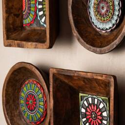 Ceramic Wall Art Set Of 4 With Hand Carved Wood Dough Bowl Frames 12 - thumbnail 2