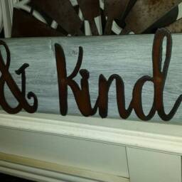 Humble & Kind Wood Sign Distressed Pallet Wall Hanging Reclaimed Rustic Rusted Metal Decor Word Farmhouse Decoration - thumbnail 3