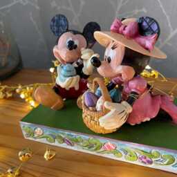 Mickey & Minnie Easter Artistry - thumbnail 3