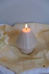 Lamp Shaped Soy Wax Candle - Handmade Sculptural Modern Home Decor Mother's Day Gift Novelty - thumbnail 1