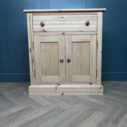 Shaker Sideboard 1 Drawer 2 Door 800mm Solid Wood Storage Unit, Ready To Paint - thumbnail 2