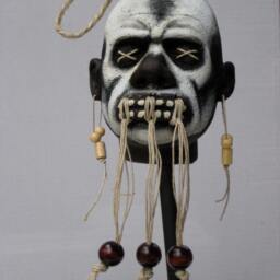 Shrunken Head Voodoo Witch Doctor Replica - thumbnail 2