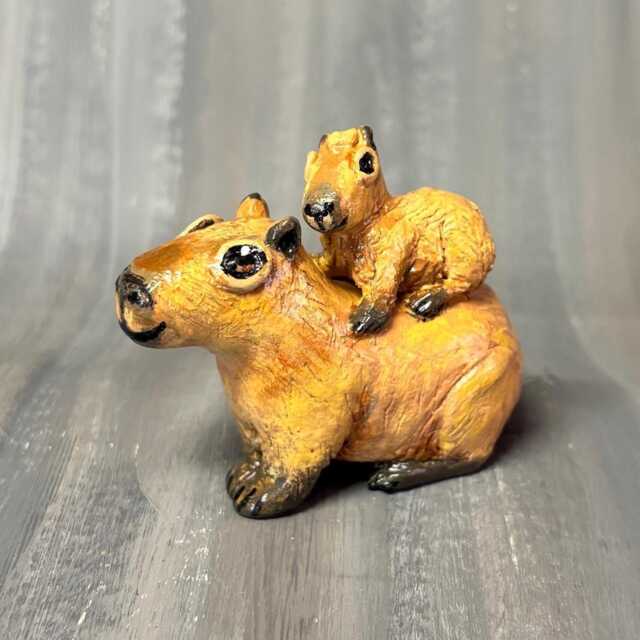 Capybara Mother & Baby Figurine - image 1