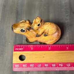 Capybara Mother & Baby Figurine - thumbnail 3