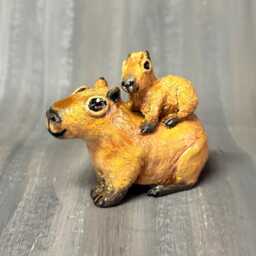 Capybara Mother & Baby Figurine