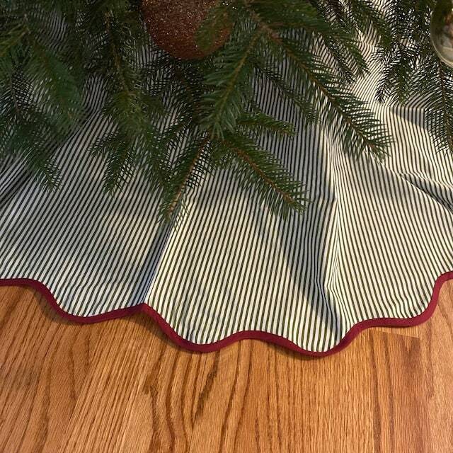 Christmas Scalloped Piping Green Tree Skirt, Printed Tree Striped Tartan Skirt - image 1
