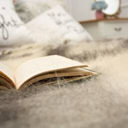 Large Gray Soft Wool Blanket - Handwoven Hutsul Natural Sheepskin Throw Boho Bedspread - thumbnail 3