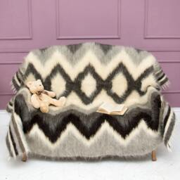 Large Gray Soft Wool Blanket - Handwoven Hutsul Natural Sheepskin Throw Boho Bedspread - thumbnail 4