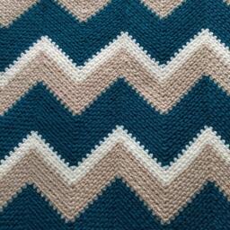 Blue & Beige Blanket With Zig-Zag Pattern - thumbnail 2