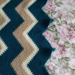 Blue & Beige Blanket With Zig-Zag Pattern - thumbnail 3