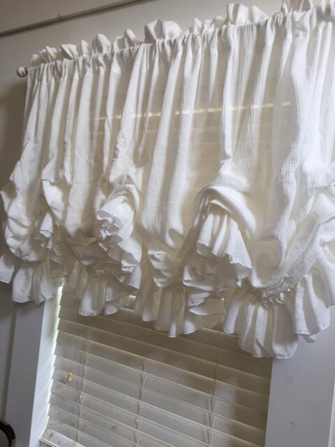French Country White Gauze Single Ruffle Balloon Curtain - image 1