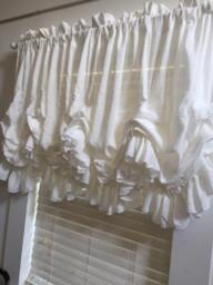 French Country White Gauze Single Ruffle Balloon Curtain - thumbnail 1