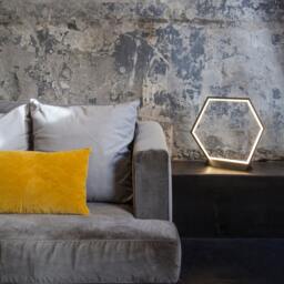 Table Lamp in Modern Style - Industrial Desk Perfect For Living Room Decoration Optical Illusion Bedside - thumbnail 2