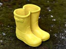 Yellow Boots Statue Stone Boot Planter Figurine Concrete Flower Pot Decor Handmade Ornament Farmhouse Decoration Front Door Sculpture