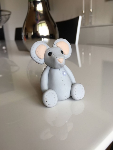 Dolpin Grey Mouse With Pearl Heart - image 1