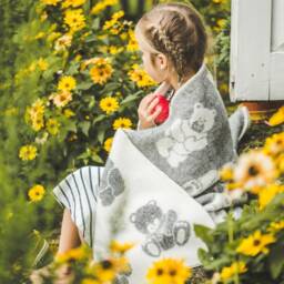 New Zealand Wool Blanket Reversible Teddy Bear Throw, 90x130 cm - thumbnail 3