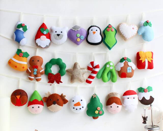 24 Piece Felt Advent Calendar Garland, Heirloom Ornaments. 3M Wide Garland - image 1