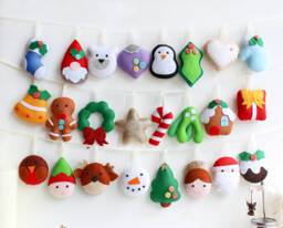 24 Piece Felt Advent Calendar Garland, Heirloom Ornaments. 3M Wide Garland - thumbnail 1