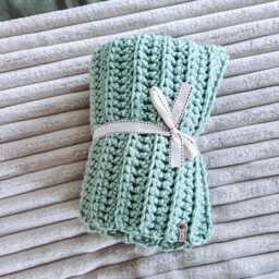 Chunky Knit Baby Blanket Handmade Acrylic Pram Blanket - 25x15 Inches - thumbnail 1