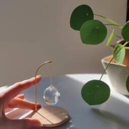 standing Suncatcher Pendulum Minimalist Light Sculpture - Japandi Desk Decor in Wood, Brass & Crystal, Handmade France - thumbnail 3