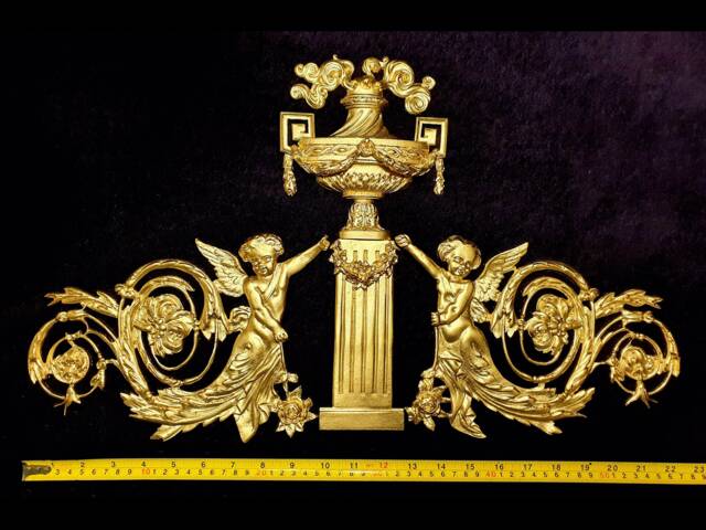 Large Ornate Applique Gilt Or White French Style Decorative Wall Furniture Onlay Moulding Pediment Plastic Decoration - image 1