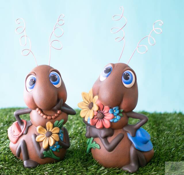 Oversized Picnic Ant Sculptures Whimsical Garden & Patio Decor For Outdoor Yard Art Enthusiasts - image 1