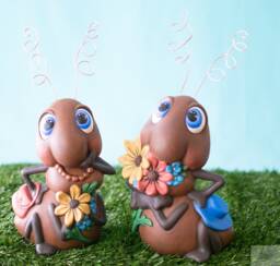 Oversized Picnic Ant Sculptures Whimsical Garden & Patio Decor For Outdoor Yard Art Enthusiasts