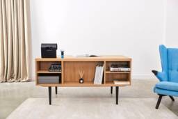 Desk in A Minimalist Scandinavian Style Made Of Veneered Oak Wood D-B01