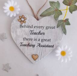 Behind Every Great Teacher There Is A Teaching Assistant Wooden Effect Gift Heart - thumbnail 1