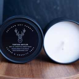 Whisky Barrel Soy Candle Scottish Gift Luxury Smoky Tobacco & Honey Scent Artisan Made in Scotland - thumbnail 2