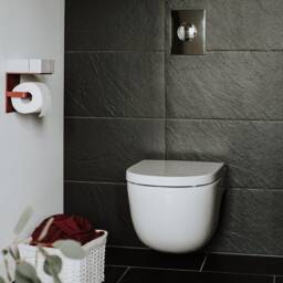 White Oak Toilet Paper Holder With Shelf, Copper Metal Details - thumbnail 2
