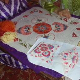 Hand-Embroidered Silk Suzani Pillow Cover - thumbnail 4