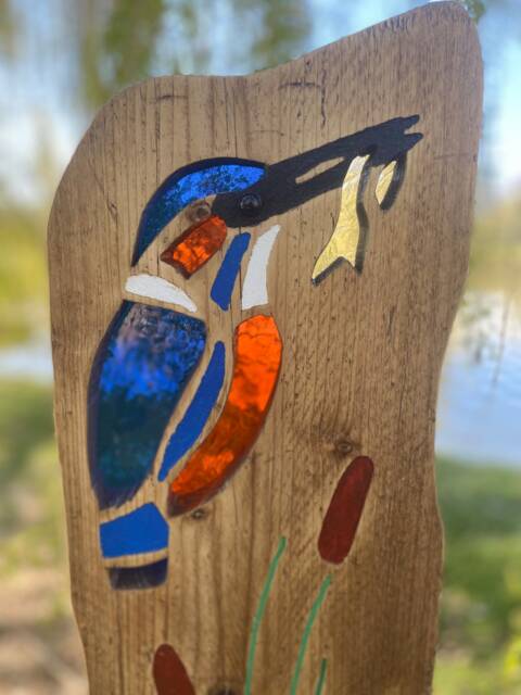 Kingfisher Bird Garden Sculpture - Personalised Reclaimed Wood & Stained Glass - image 1