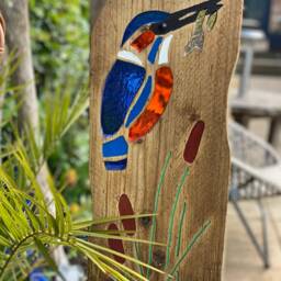 Kingfisher Bird Garden Sculpture - Personalised Reclaimed Wood & Stained Glass - thumbnail 3