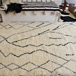 Authentic Moroccan Hand-Knotted Berber Rug With Black Patterns, From Beni Ouarain Tribe. Genuine Carpet Hand Woven 100% Soft Wool - thumbnail 3