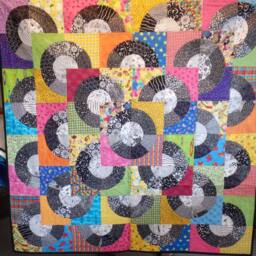 Black & White Circle Quilt, Rainbow Accent, 51-Inch Cotton Bedding