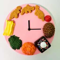 Kiddie Dinner Plate Wall Clock/Dopamine D??cor/Fake Food/Kitchen D??cor/Food D??cor/Pop Art/Maximalist D??cor/Funny Clock/Unique Gift - thumbnail 4